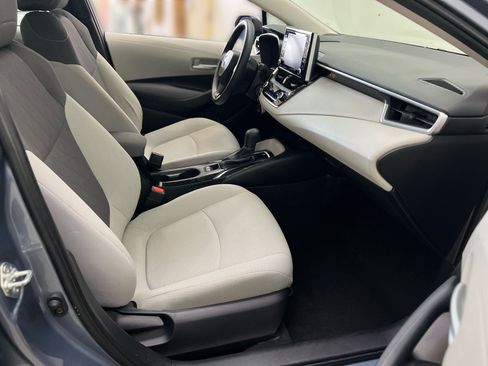 Used 2020 Toyota Corolla LE FWD image 25