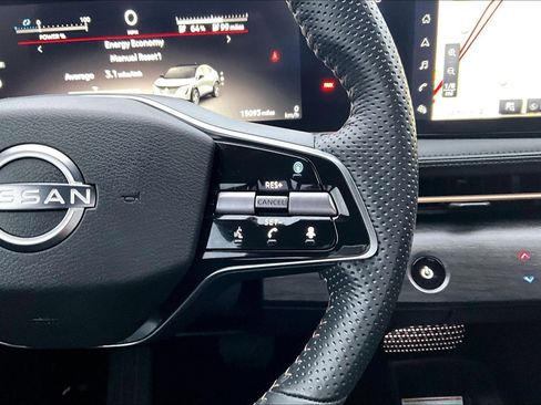 Used 2023 Nissan Ariya AWD image 11