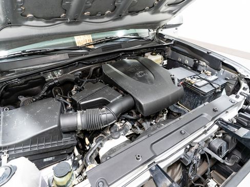 Used 2020 Toyota Tacoma TRD Off-Road w/ Technology Package image 34