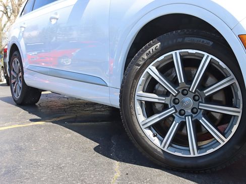 Used 2018 Audi Q7 3.0T Prestige w/ Prestige Package AWD/4WD image 5