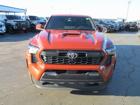 Used 2025 Toyota Tacoma TRD Sport image 11