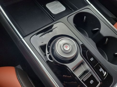 New 2026 Kia Carnival EX FWD image 35