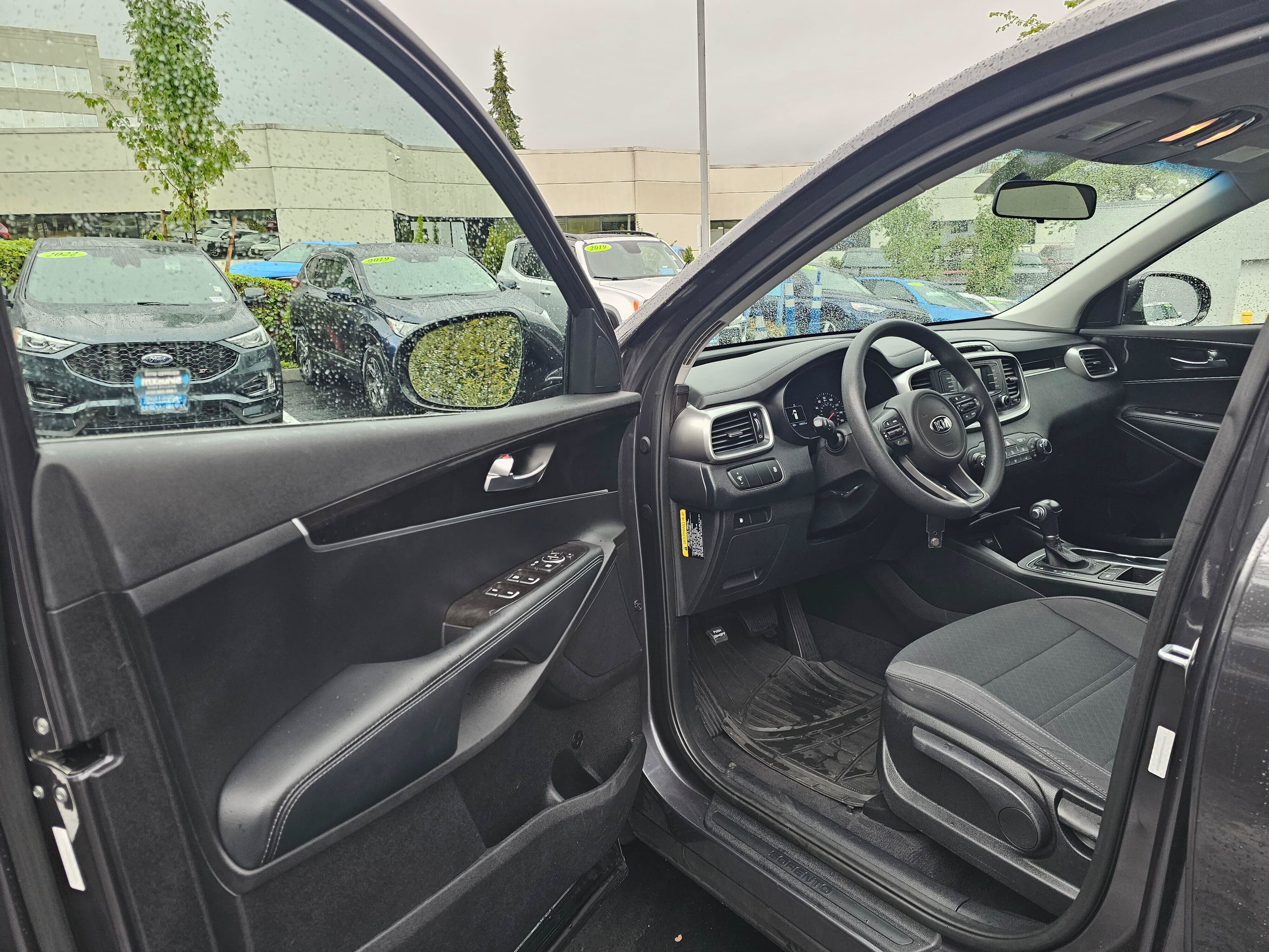Used 2017 Kia Sorento FWD image 22