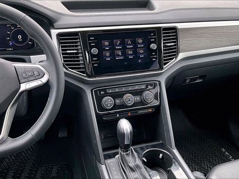 Used 2022 Volkswagen Atlas SE image 11