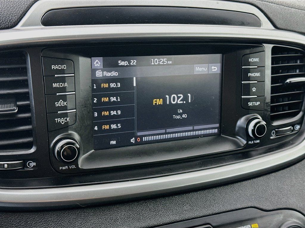 Used 2020 Kia Sorento LX w/ LX I4 Convenience Package AWD/4WD image 17
