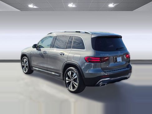 Used 2026 Mercedes-Benz GLB 250 4MATIC image 3