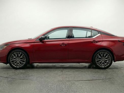 Used 2025 Nissan Altima 2.5 SV FWD image 5