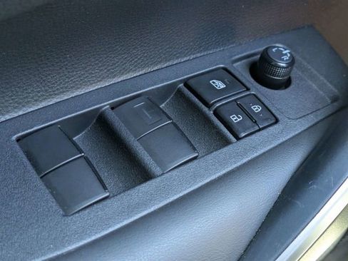 Used 2024 Toyota Corolla SE FWD image 20