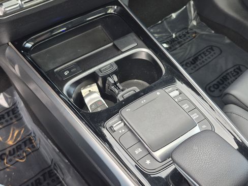 Used 2023 Mercedes-Benz GLB 250 image 29