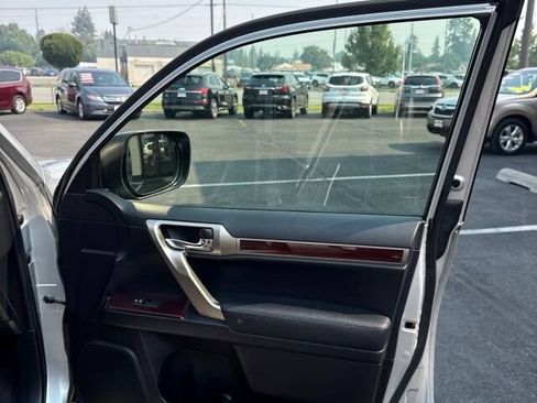 Used 2015 Lexus GX 460 w/ Premium Package AWD/4WD image 17