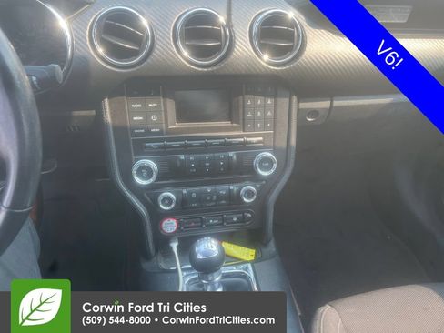 Used 2017 Ford Mustang Coupe RWD image 10