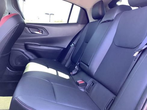 Used 2025 Toyota Prius Plug-In Hybrid image 23