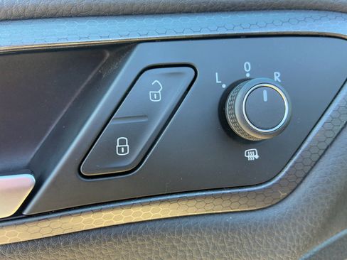 Used 2021 Volkswagen GTI S image 11