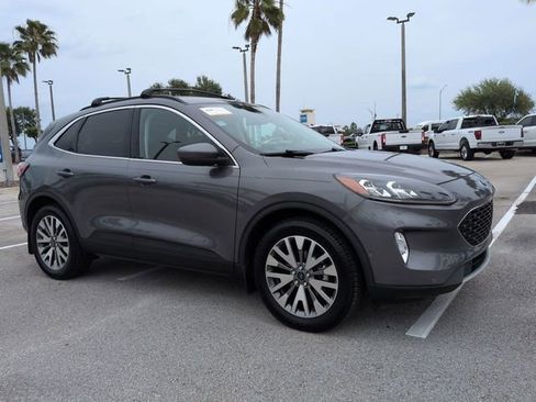 Used 2021 Ford Escape Titanium w/ Class II Trailer Tow Package AWD/4WD image 2