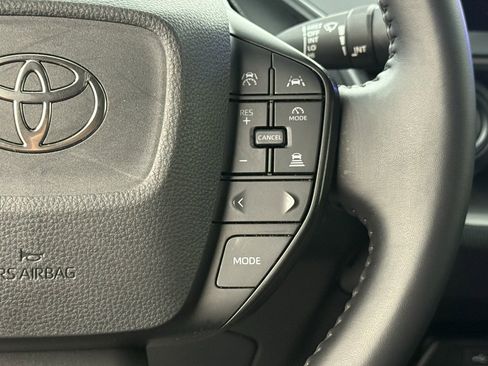 Used 2024 Toyota Prius LE image 19