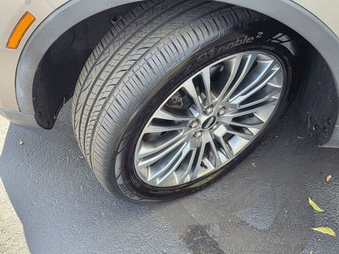 Used 2016 Lincoln MKX Reserve w/ Climate Package image 12