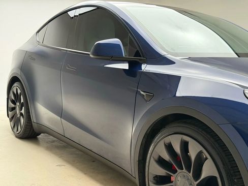 Used 2021 Tesla Model Y Performance image 14