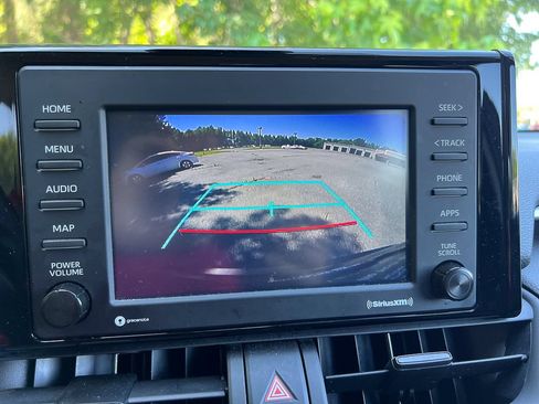 Used 2022 Toyota RAV4 LE AWD/4WD image 19