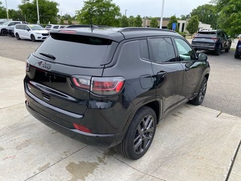 Used 2024 Jeep Compass Limited w/ High Altitude Package AWD/4WD image 3