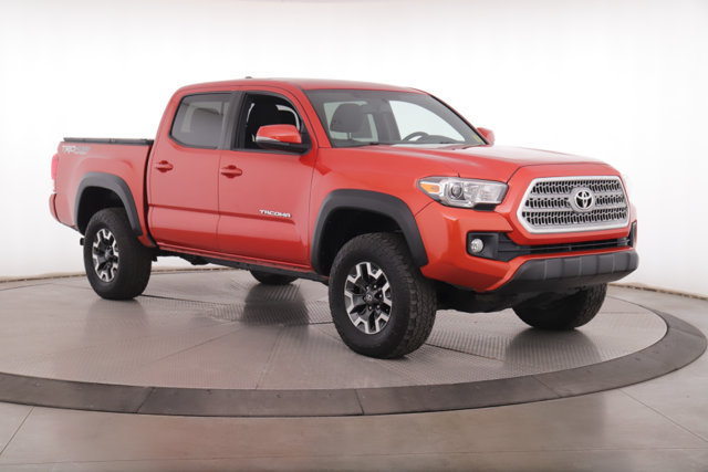 Used 2017 Toyota Tacoma TRD Off-Road w/ Premium & Technology Package AWD/4WD image 2
