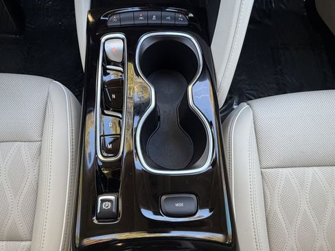 Used 2022 Buick Envision Avenir w/ Technology Package II image 25