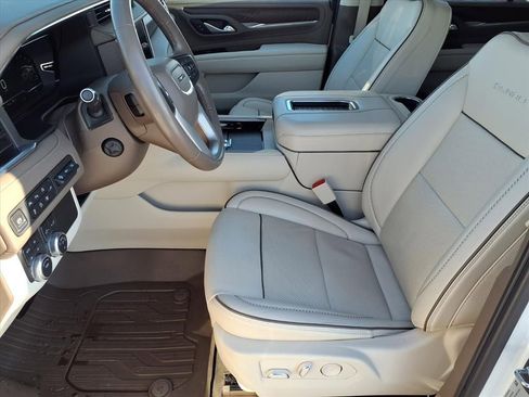 Certified 2022 GMC Yukon Denali image 5