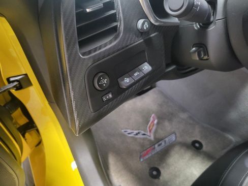 Used 2019 Chevrolet Corvette Z06 RWD image 23