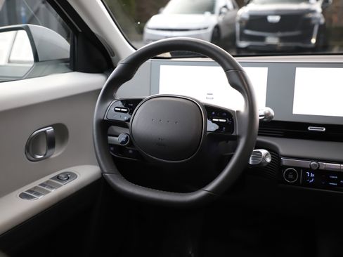 Used 2024 Hyundai Ioniq 5 SEL image 15