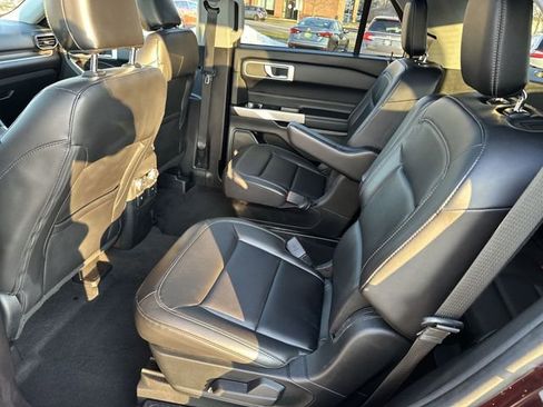 Used 2022 Ford Explorer XLT w/ Equipment Group 202A image 26