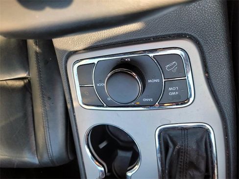 Used 2019 Jeep Grand Cherokee Limited image 26