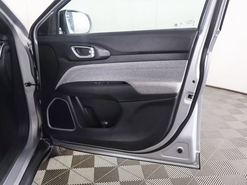 Used 2025 Jeep Compass Sport AWD/4WD image 21