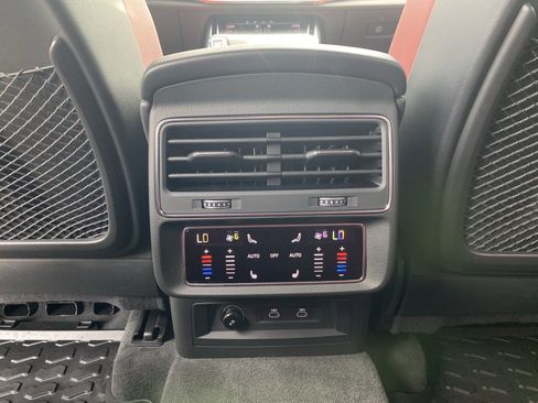 Used 2025 Audi SQ8 Premium Plus image 26