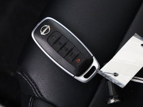 Certified 2025 Nissan Murano SL image 32