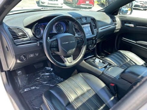 Used 2019 Chrysler 300 S w/ 300S Premium Group RWD image 15