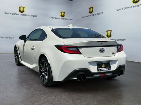 Used 2022 Toyota GR86 w/ ALL Weather Mat Package (TMS) RWD image 7
