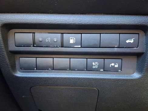 Used 2024 Mitsubishi Outlander SE image 28