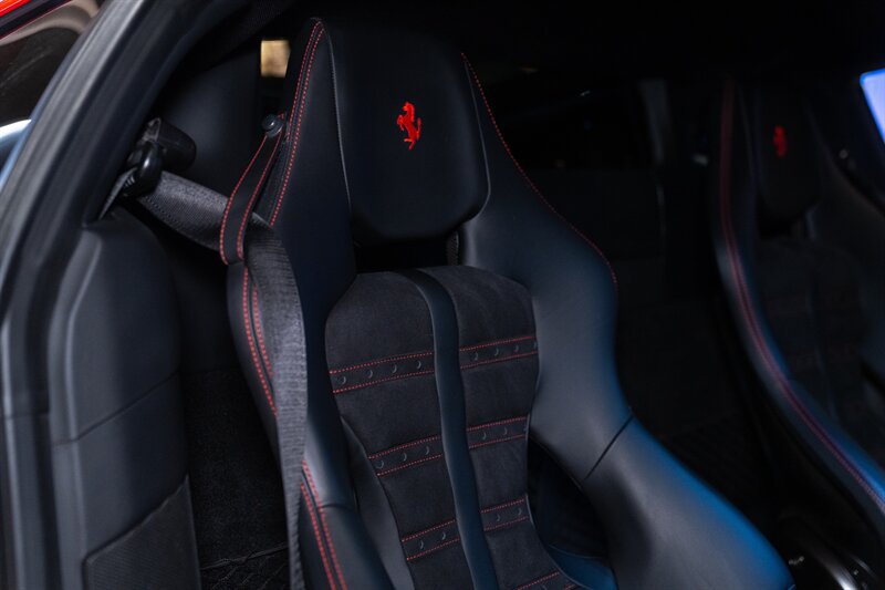 Used 2021 Ferrari F8 Tributo RWD image 9