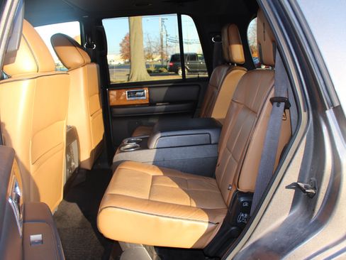 Used 2014 Lincoln Navigator 2WD w/ Equipment Group 101A image 31