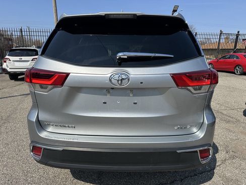 Used 2018 Toyota Highlander XLE image 14