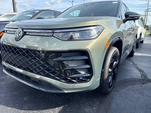 New 2026 Volkswagen Tiguan SE R-Line AWD/4WD image 11