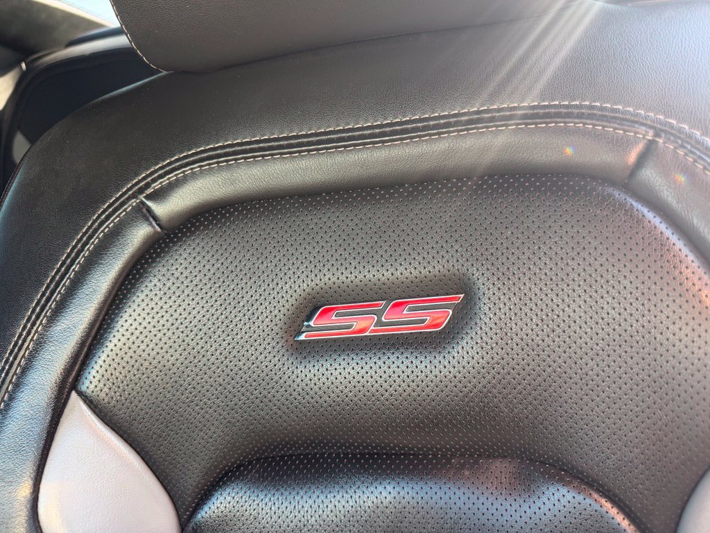 Used 2019 Chevrolet Camaro SS RWD image 21