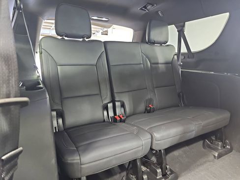Used 2023 Chevrolet Suburban LT w/ LT Signature Plus Package AWD/4WD image 15