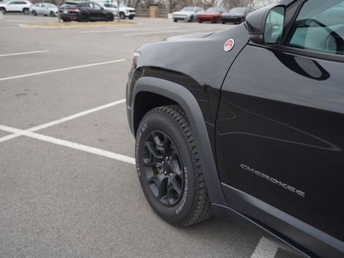 Used 2022 Jeep Cherokee Trailhawk w/ Sun, Sound & Nav Group image 36