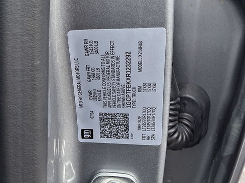 Used 2024 Chevrolet Colorado ZR2 w/ Safety Package AWD/4WD image 26