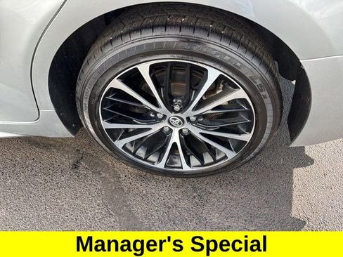 Used 2020 Toyota Camry SE image 39