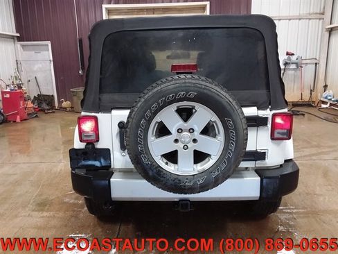 Used 2012 Jeep Wrangler Unlimited Sahara w/ Dual Top Group image 8