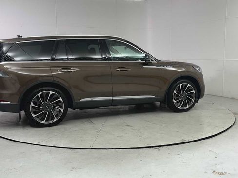 Used 2022 Lincoln Aviator Reserve w/ Equipment Group 201A AWD/4WD image 9