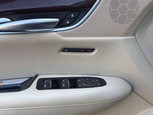 Used 2017 Cadillac XT5 Luxury w/ Driver Awareness Package image 15