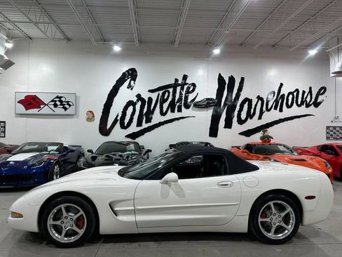 Used 2001 Chevrolet Corvette Convertible w/ Preferred Equipment Group2 image 2