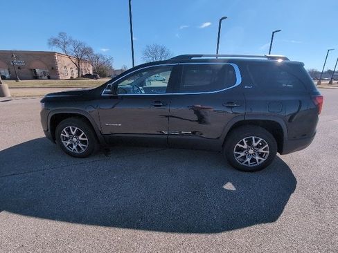 Used 2023 GMC Acadia SLT w/ Technology Package image 6
